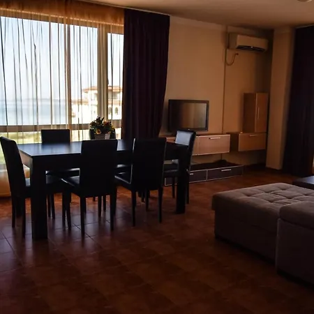 Sea Club Sarafovo Апартаменты *